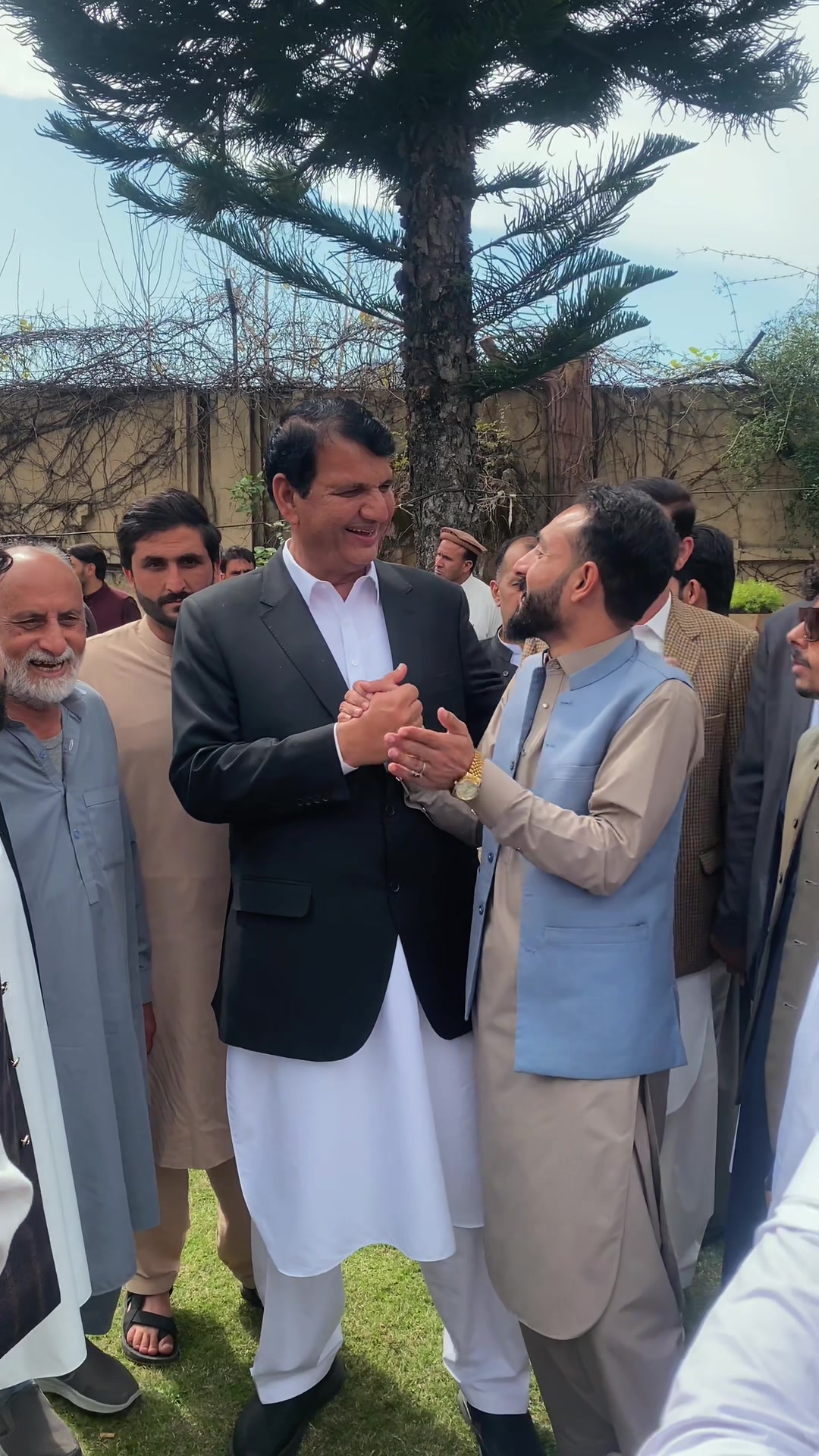 @لوانگین خان