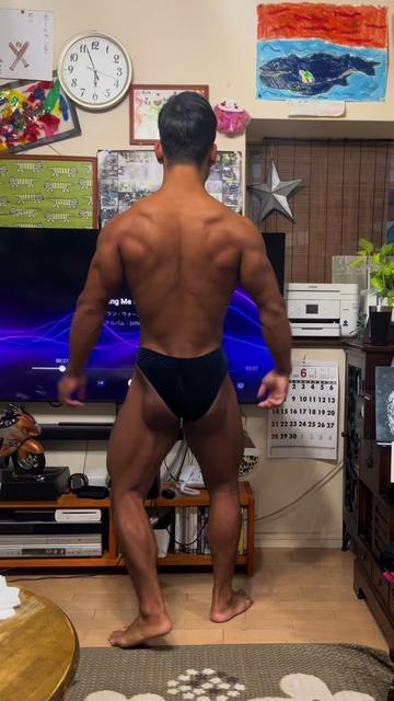 @むきお