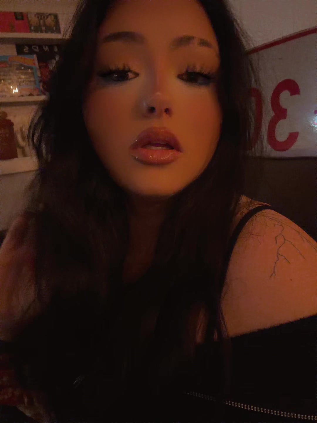 @️