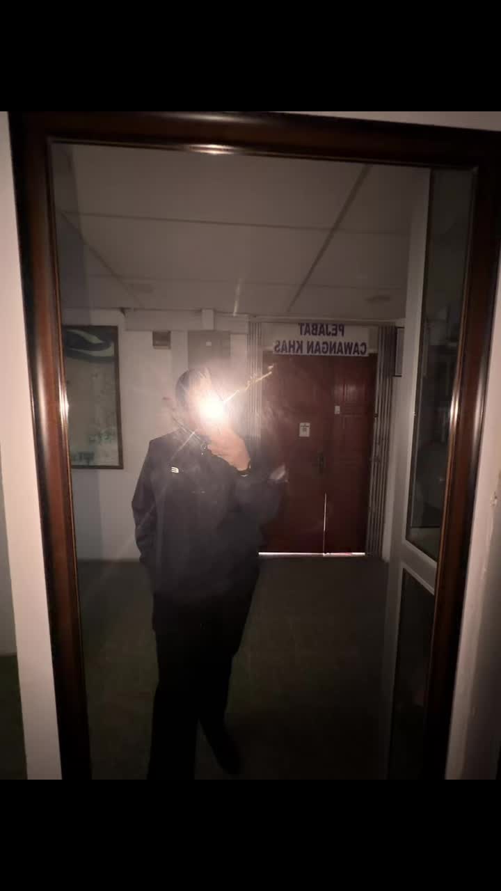 @Cheezura