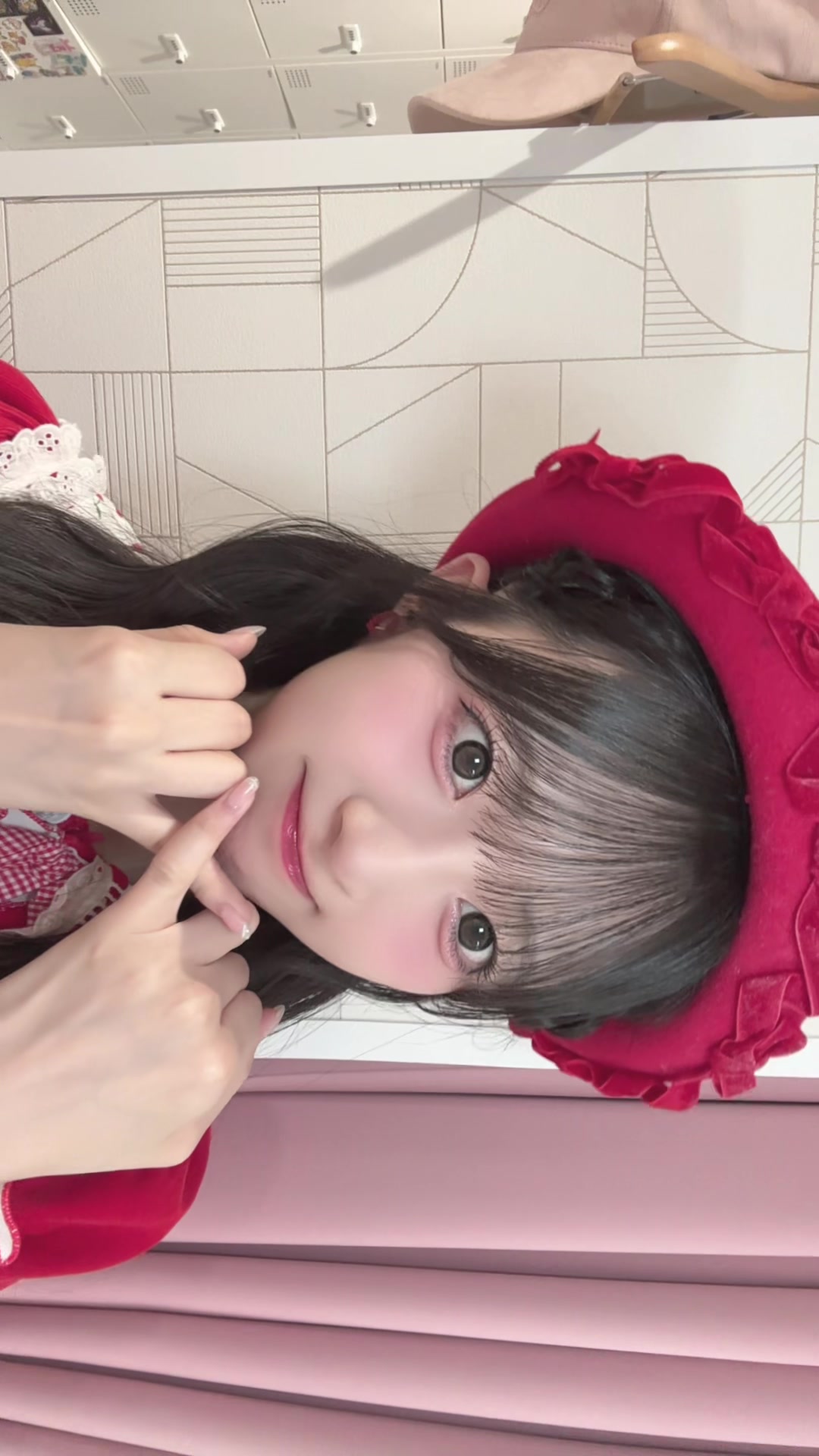 @秋山由奈