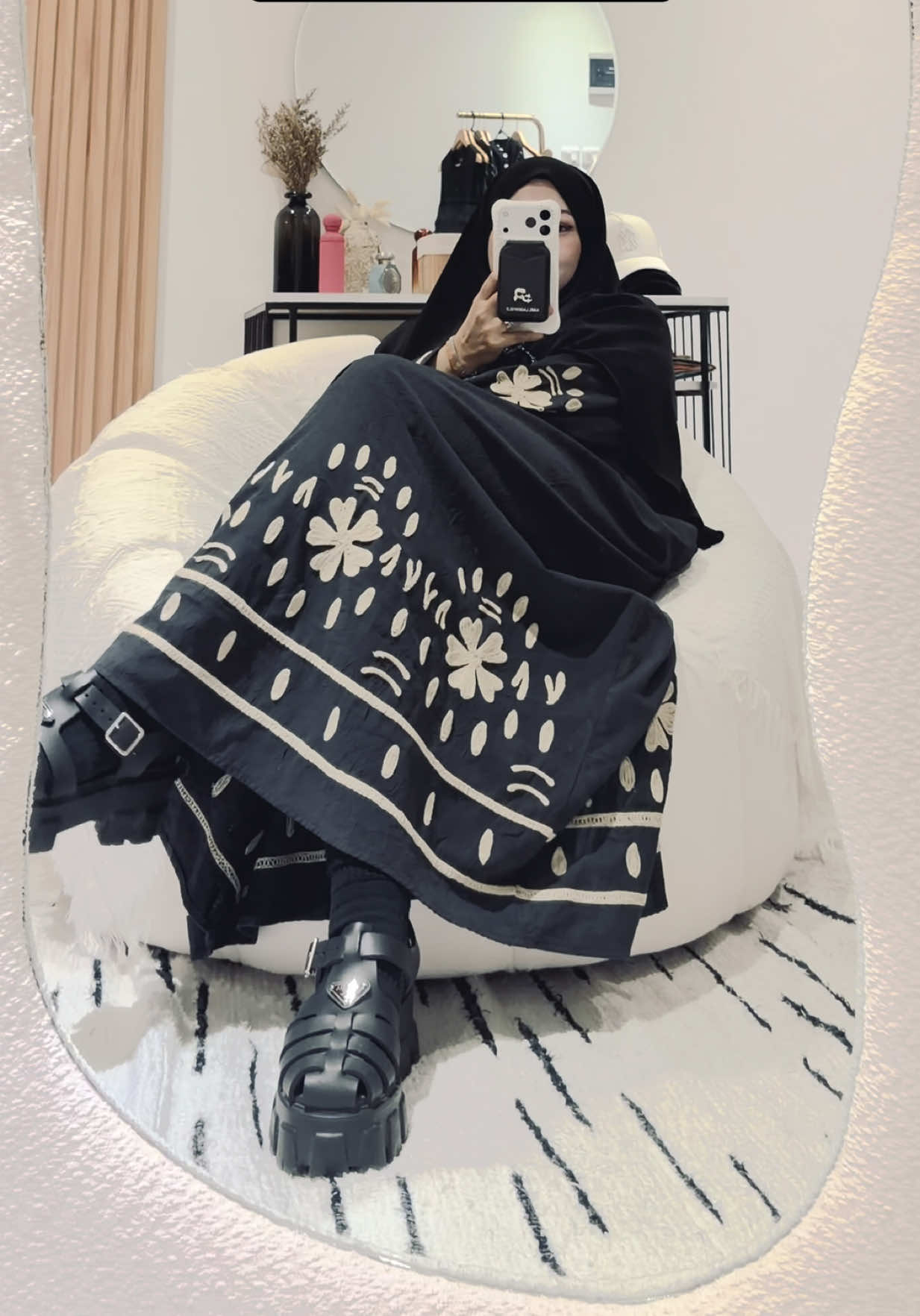 @lalouisa