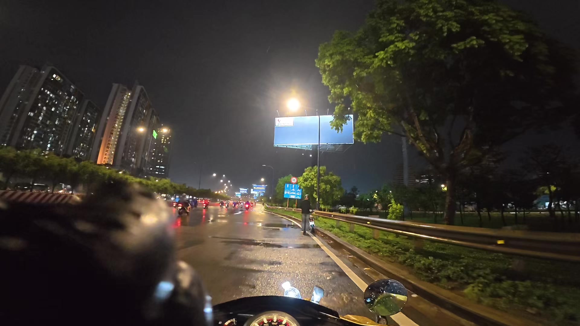 @Long Quận 9