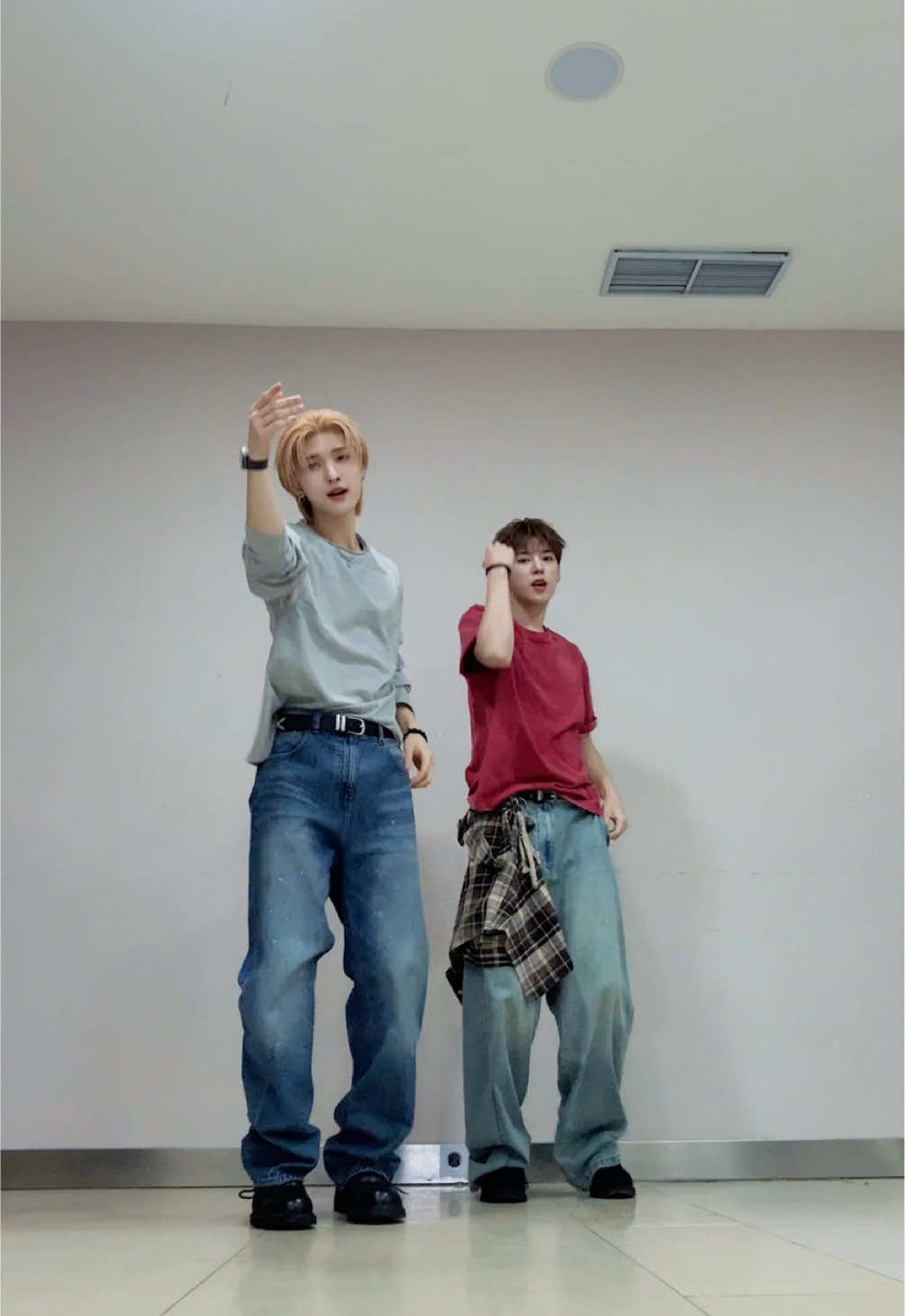 @NOWZ·나우즈