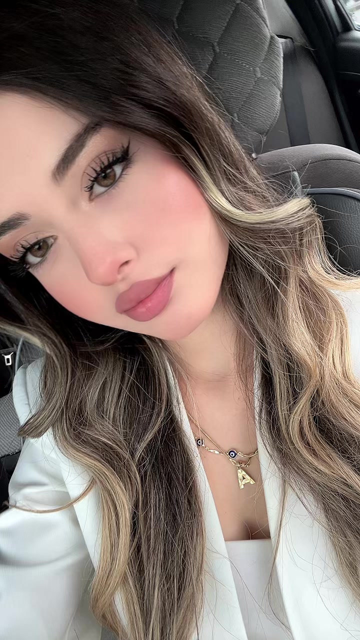 @Ayşegül