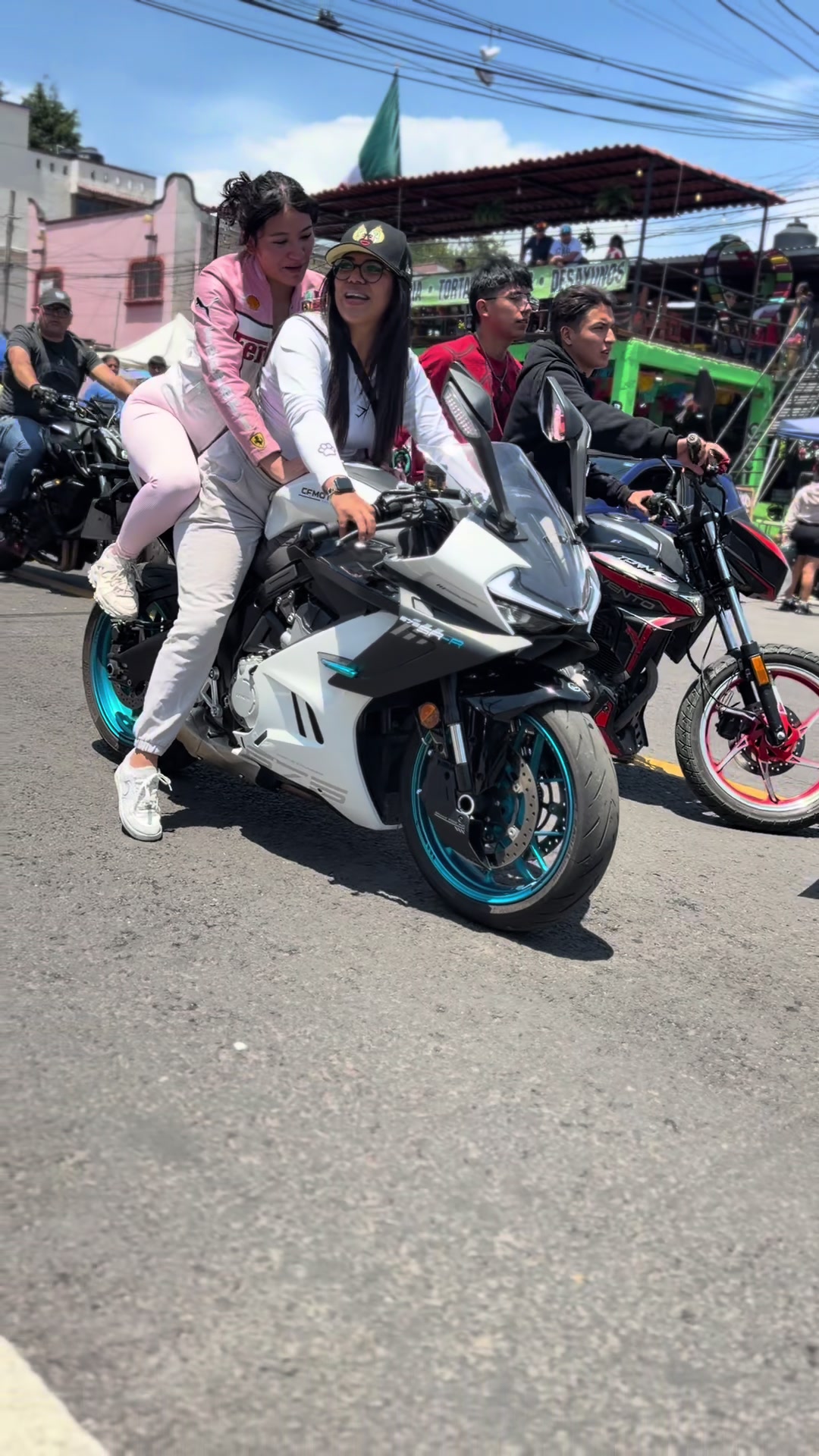 @Wicho González JR🔥