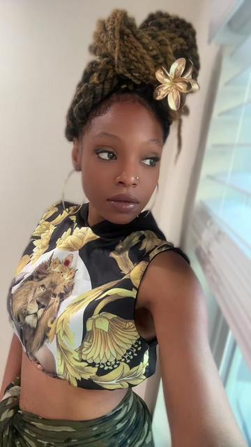 @queenderella1