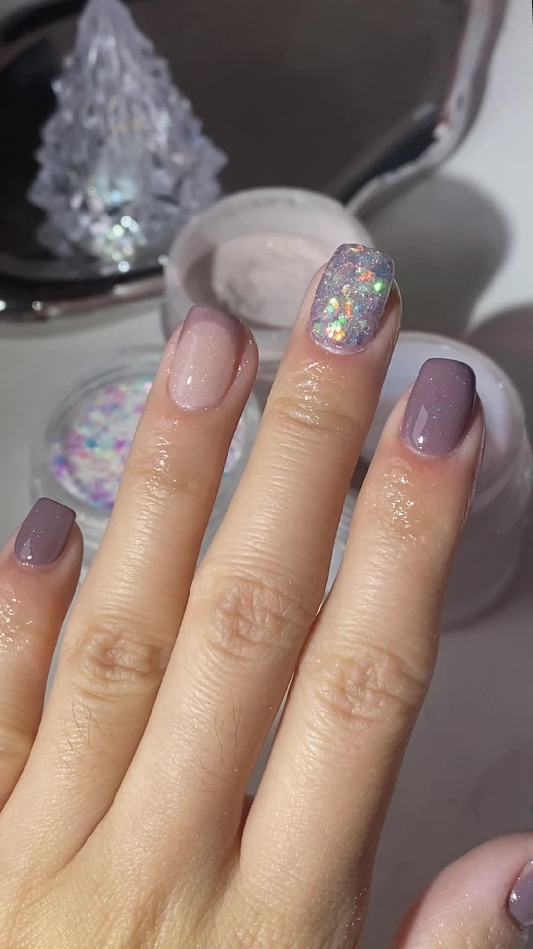 @Sharon_dipnails