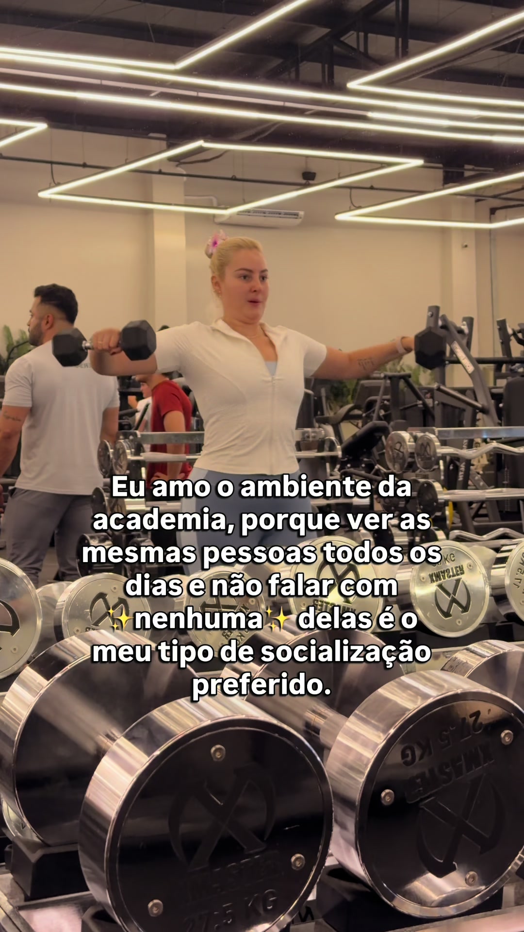 @Vitória Eva Mello