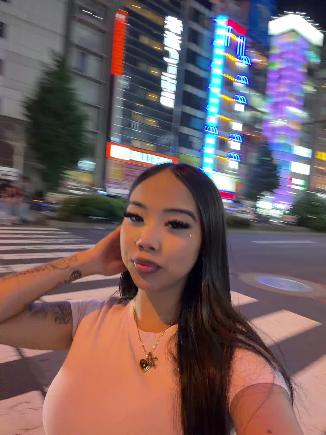 @aj 🧎🏻&zwj;♀️