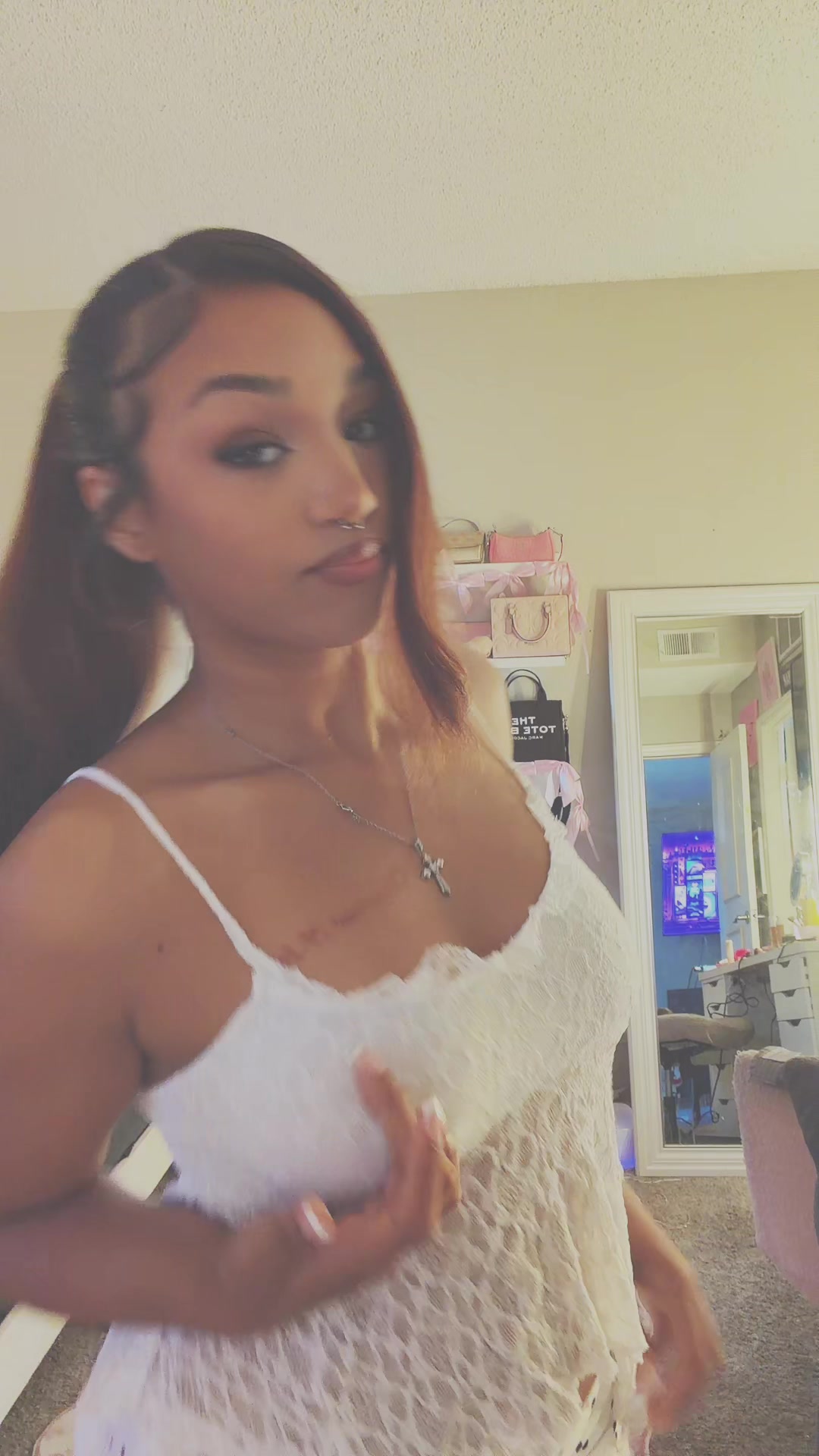 @￴￴