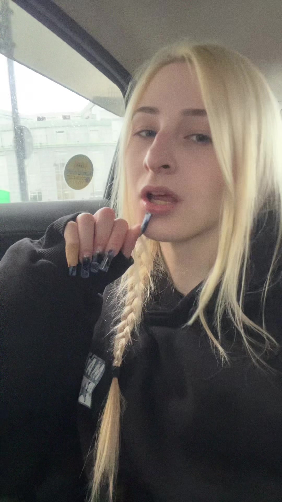 @kisswnnyc