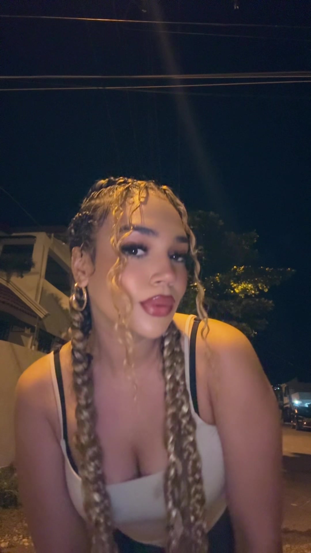 @Ari ✨