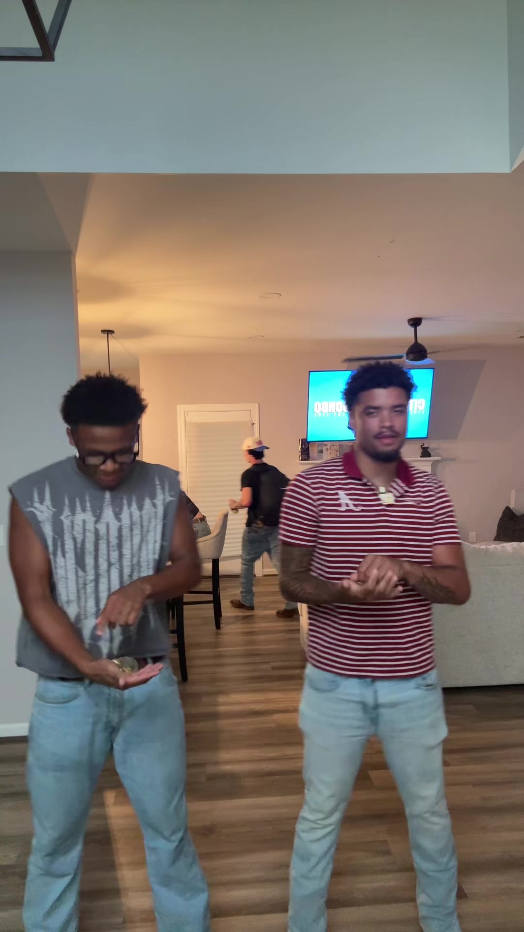 @Hollywoodmari0