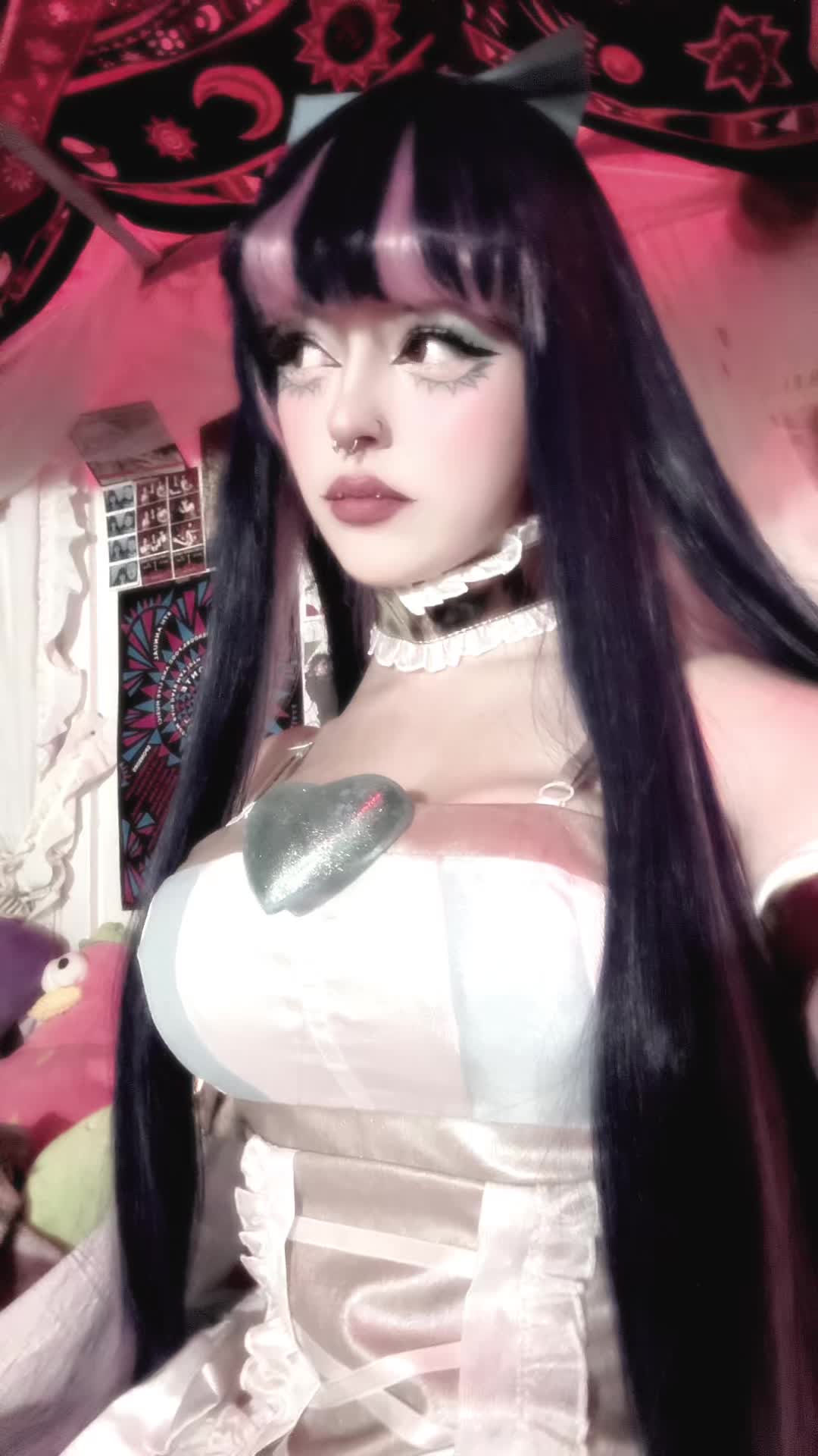 @Demi