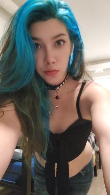 @Thegirlwiththecursemark