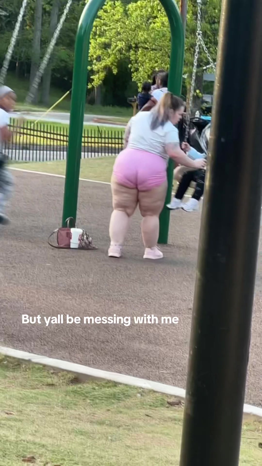 @LaylaRedCakes