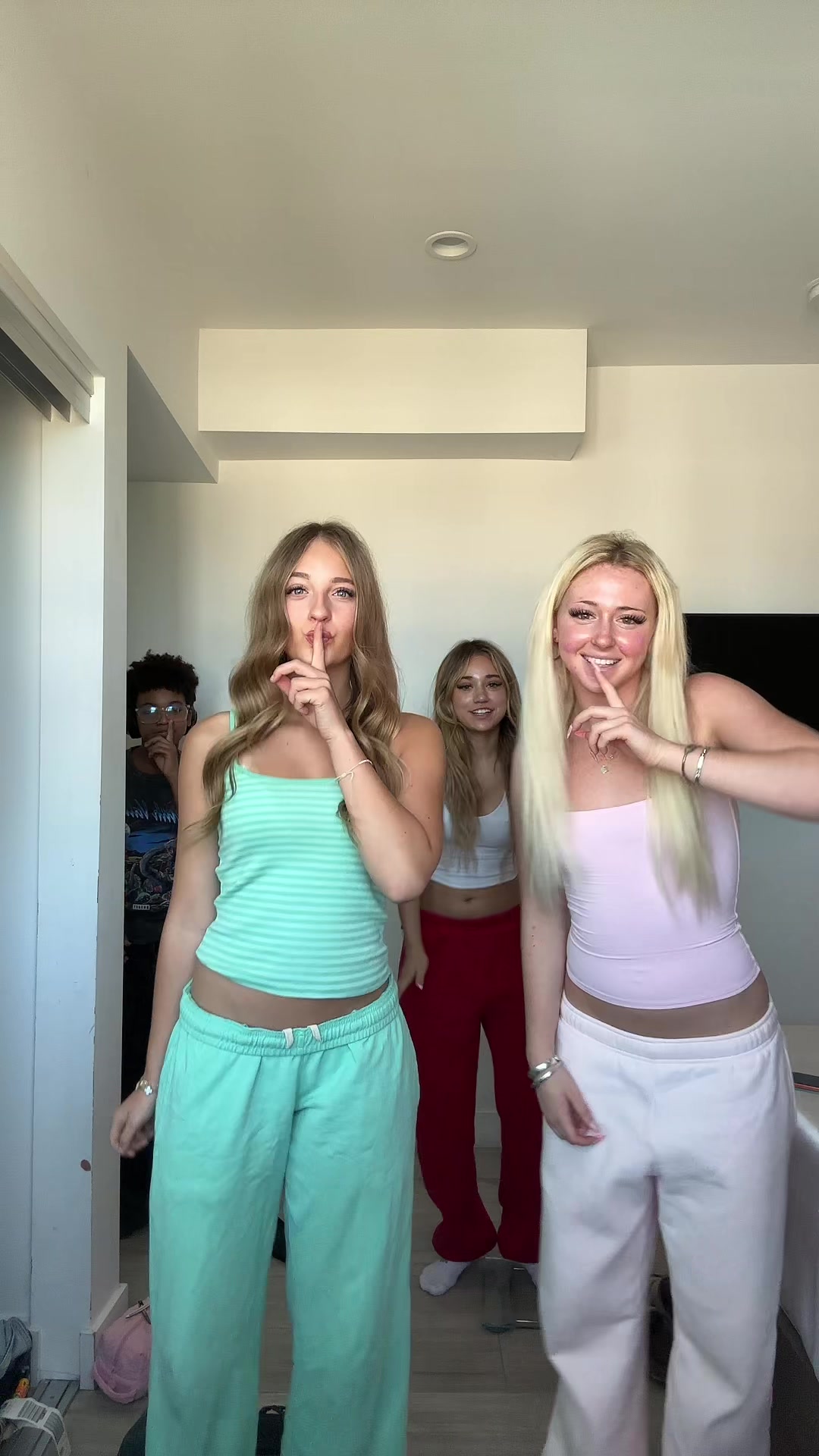 @𝐵𝒶𝒾𝓁𝑒𝓎