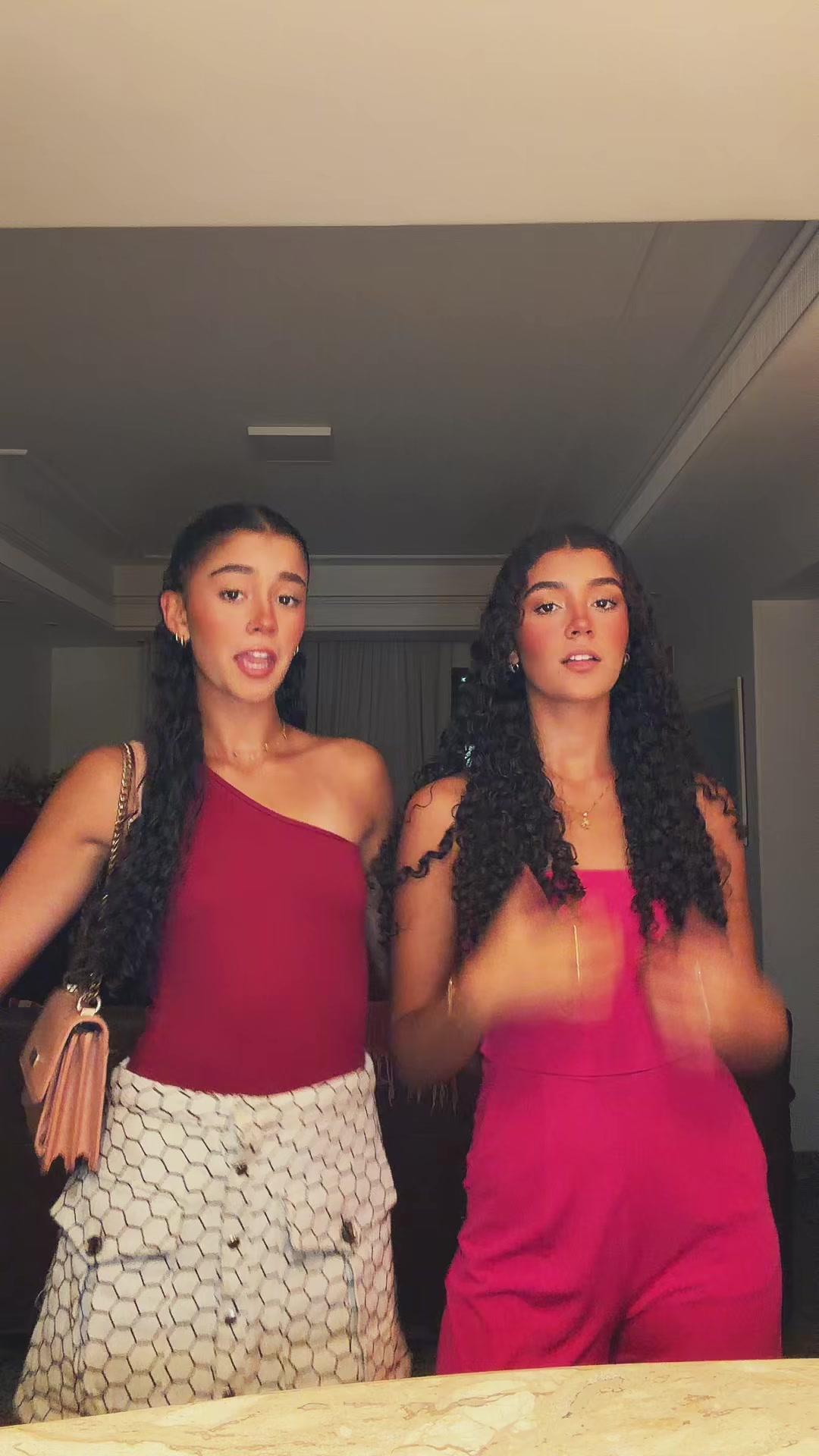 @lauraa