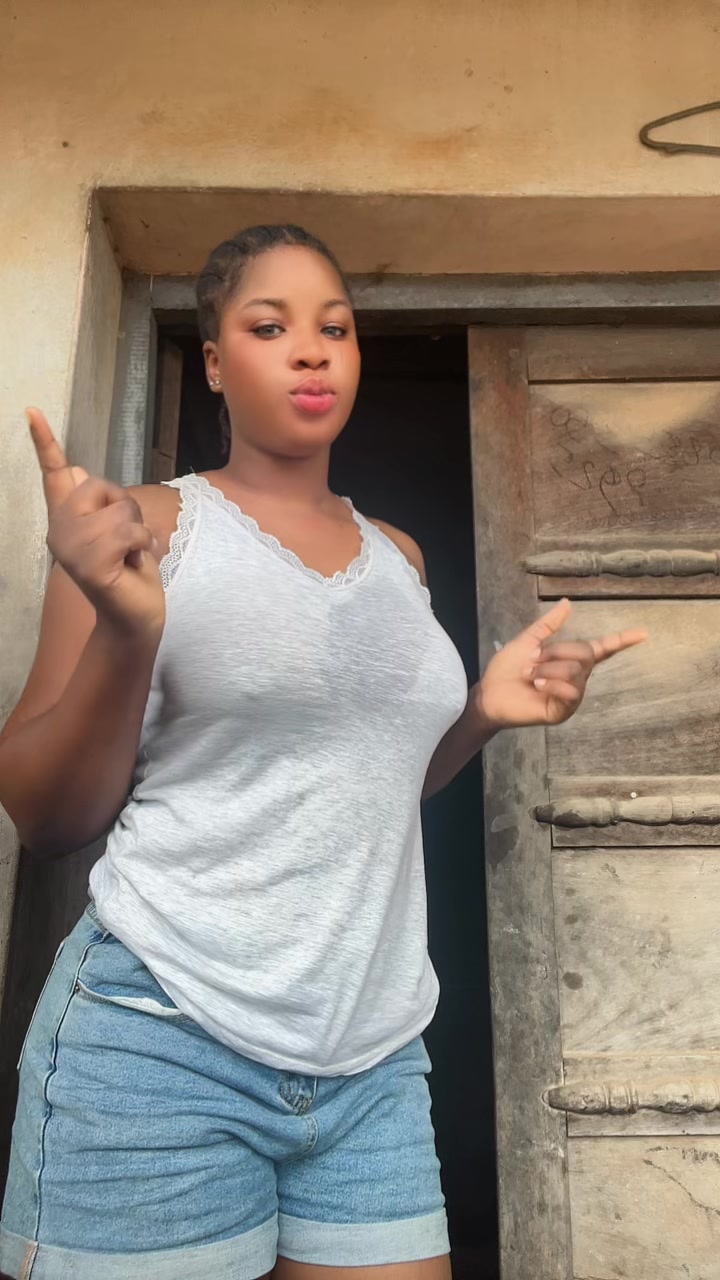 @Adejoke🤡