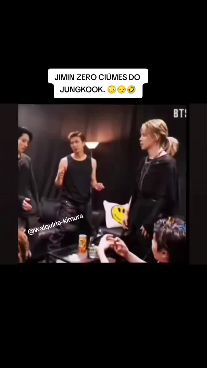 @walquíria Kimura🐰💜🐥