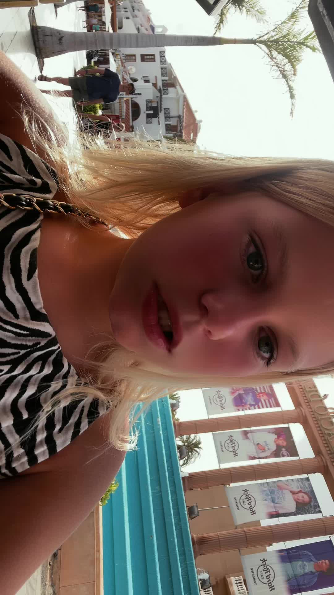 @Nikki en lana 💕💕💕💕