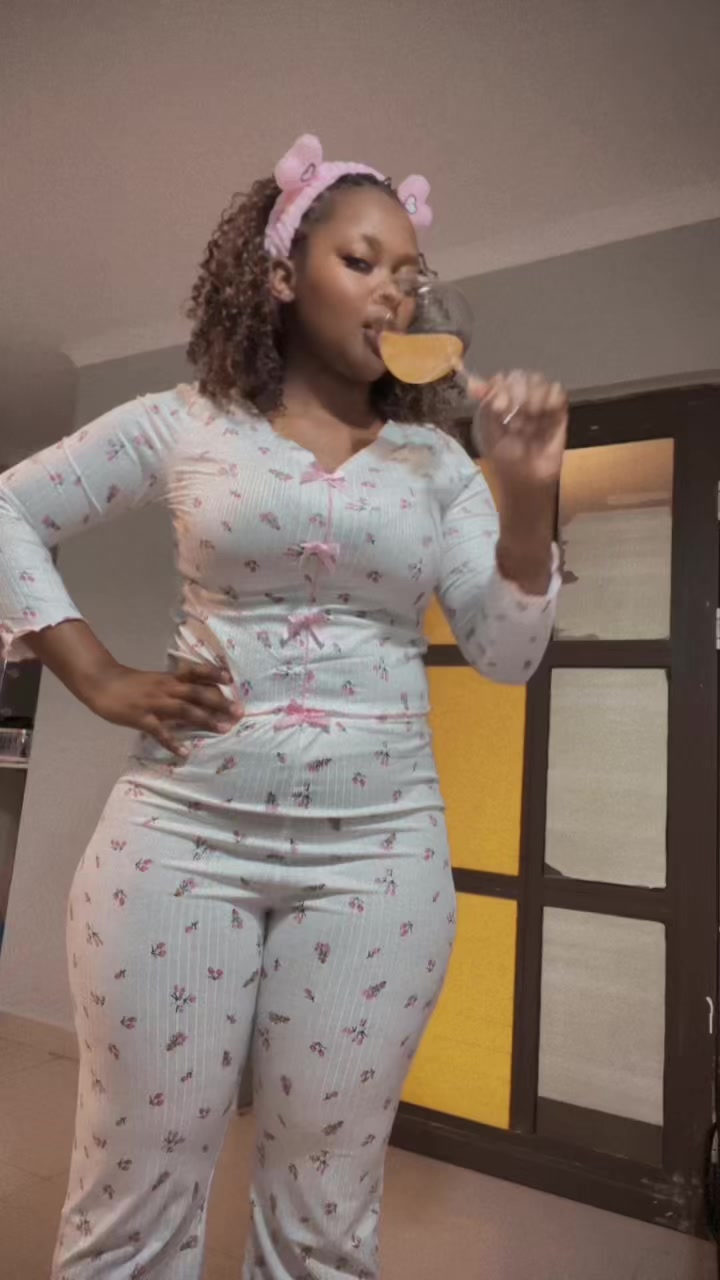 @Tshidi🦋Brown