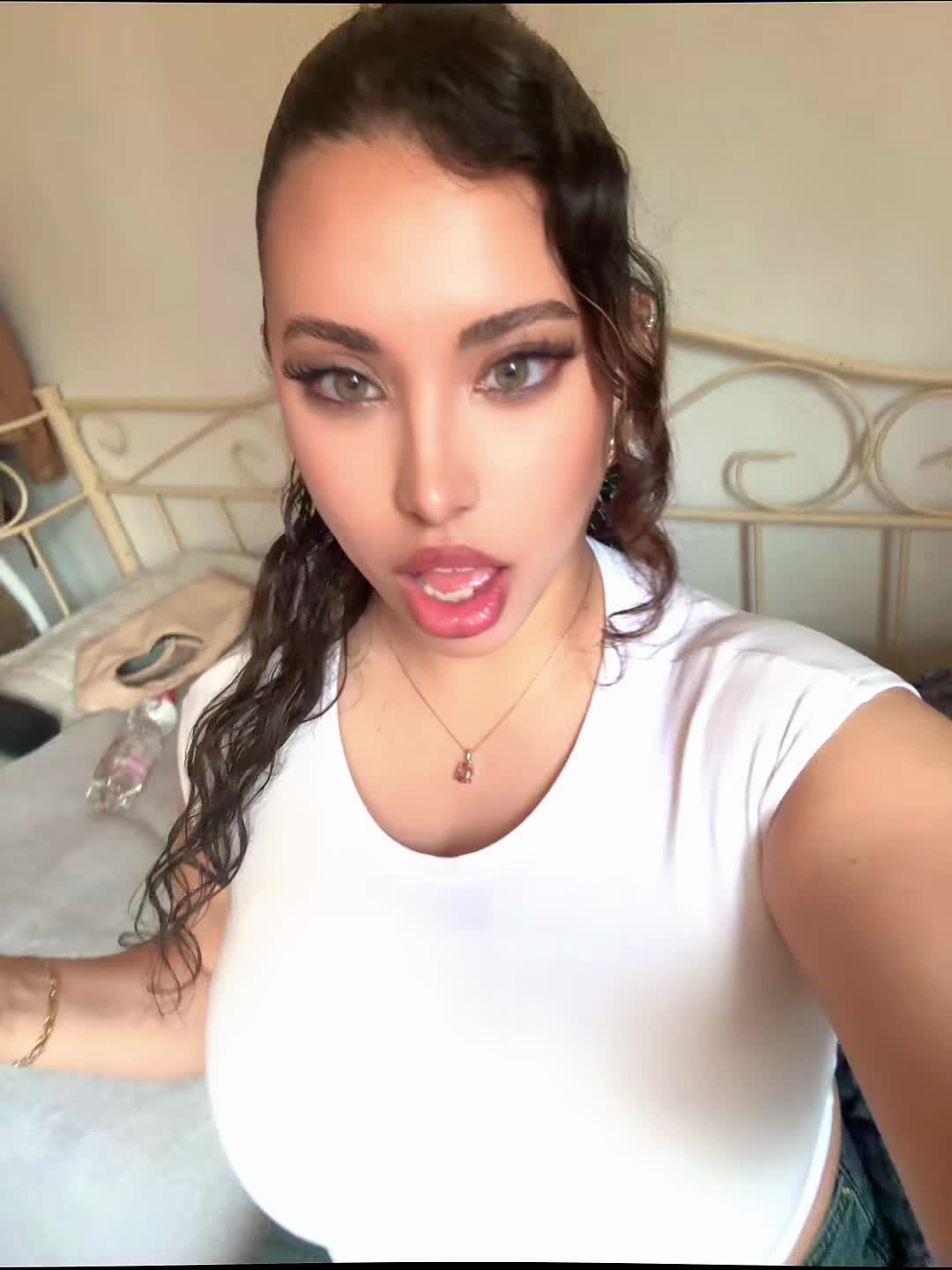 @🦋