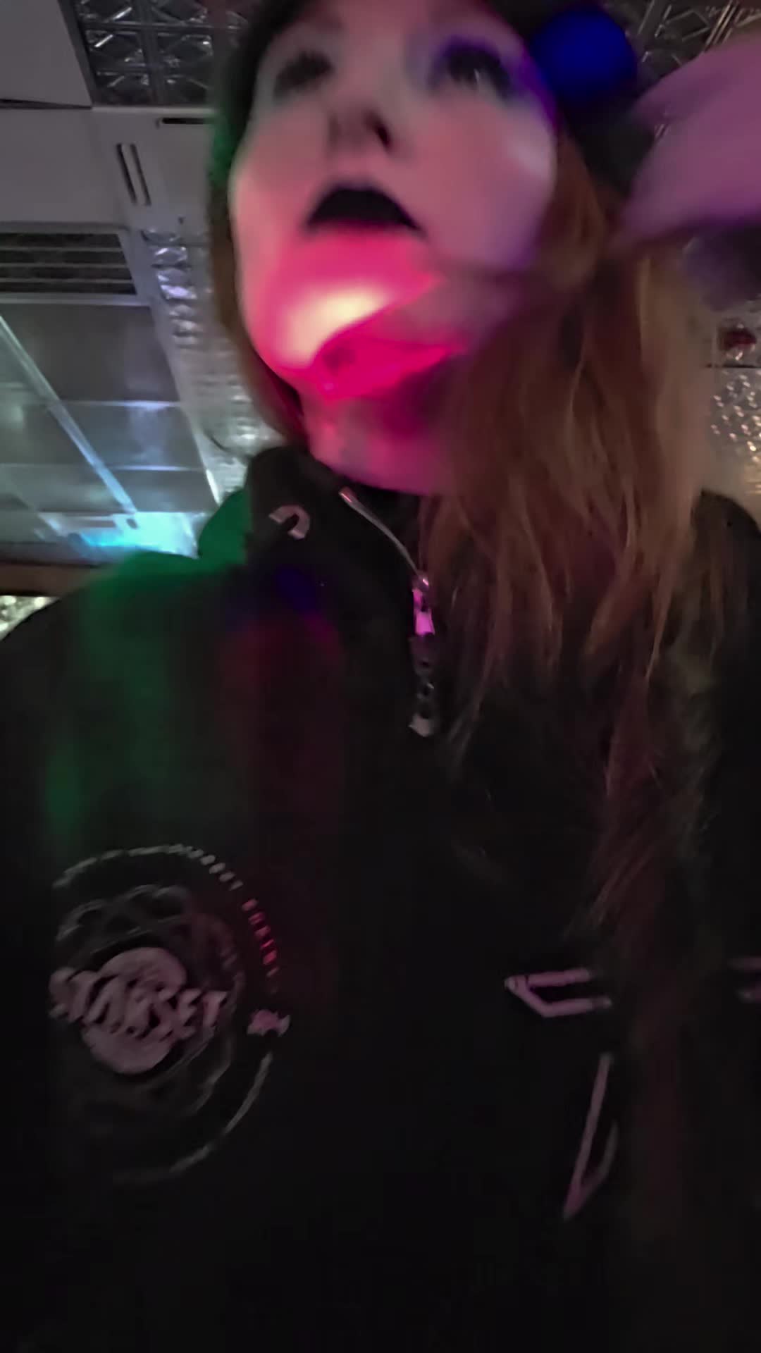 @🦊