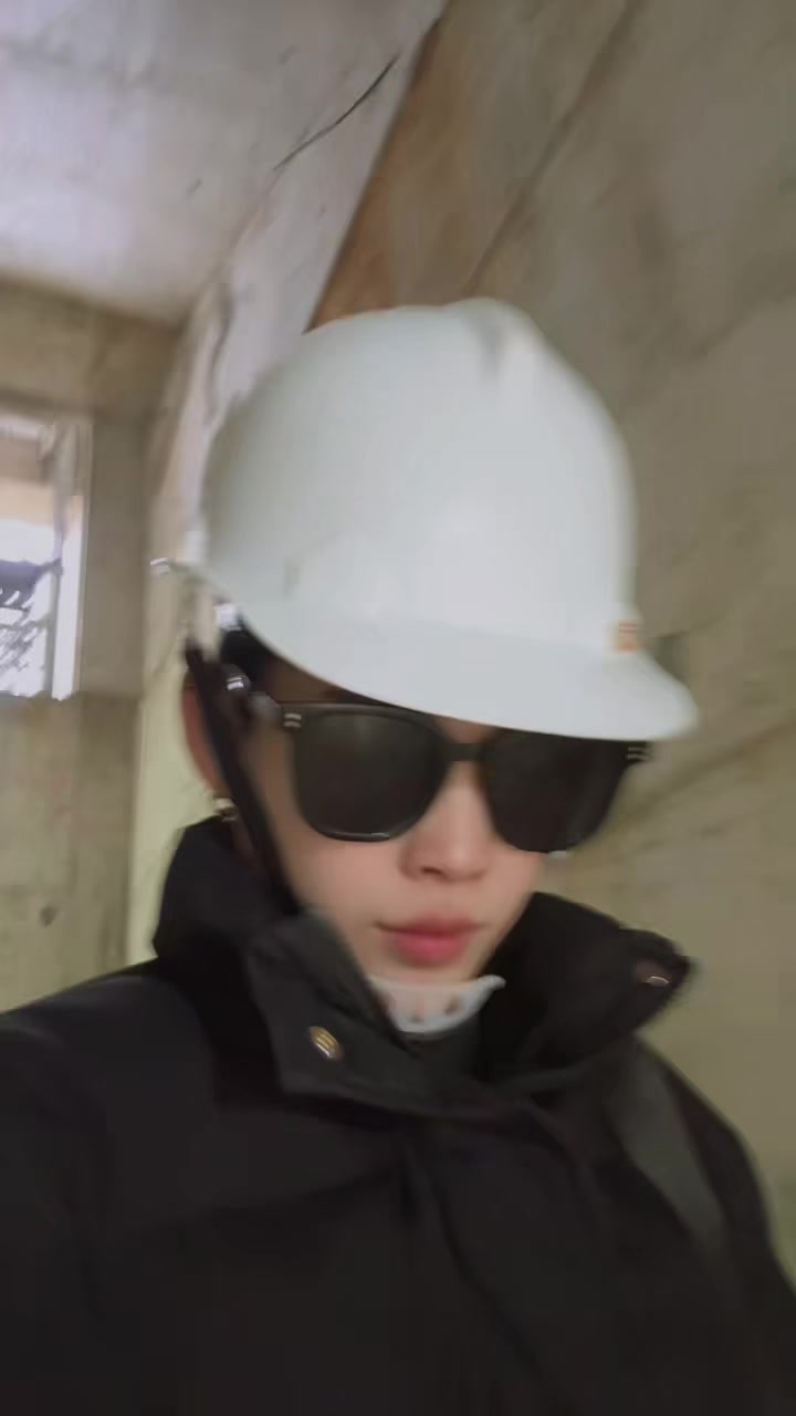 @Lay