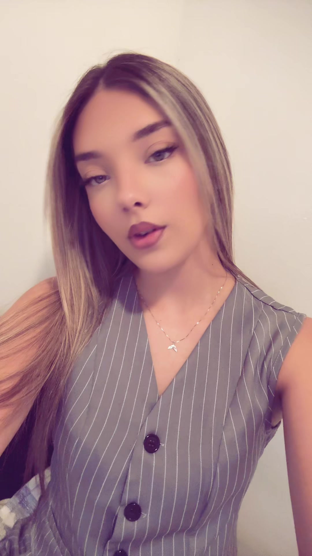 @𝒱𝑀