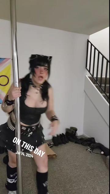 @CatFrills
