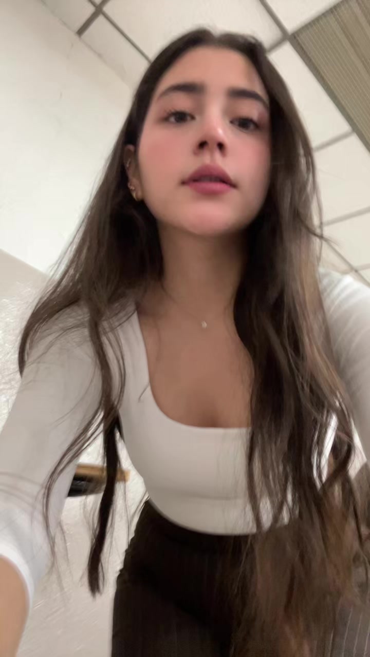 @Scarlet Olivo V🍬