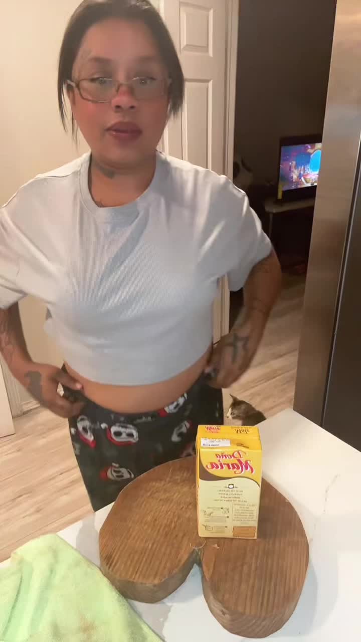 @lalalopez