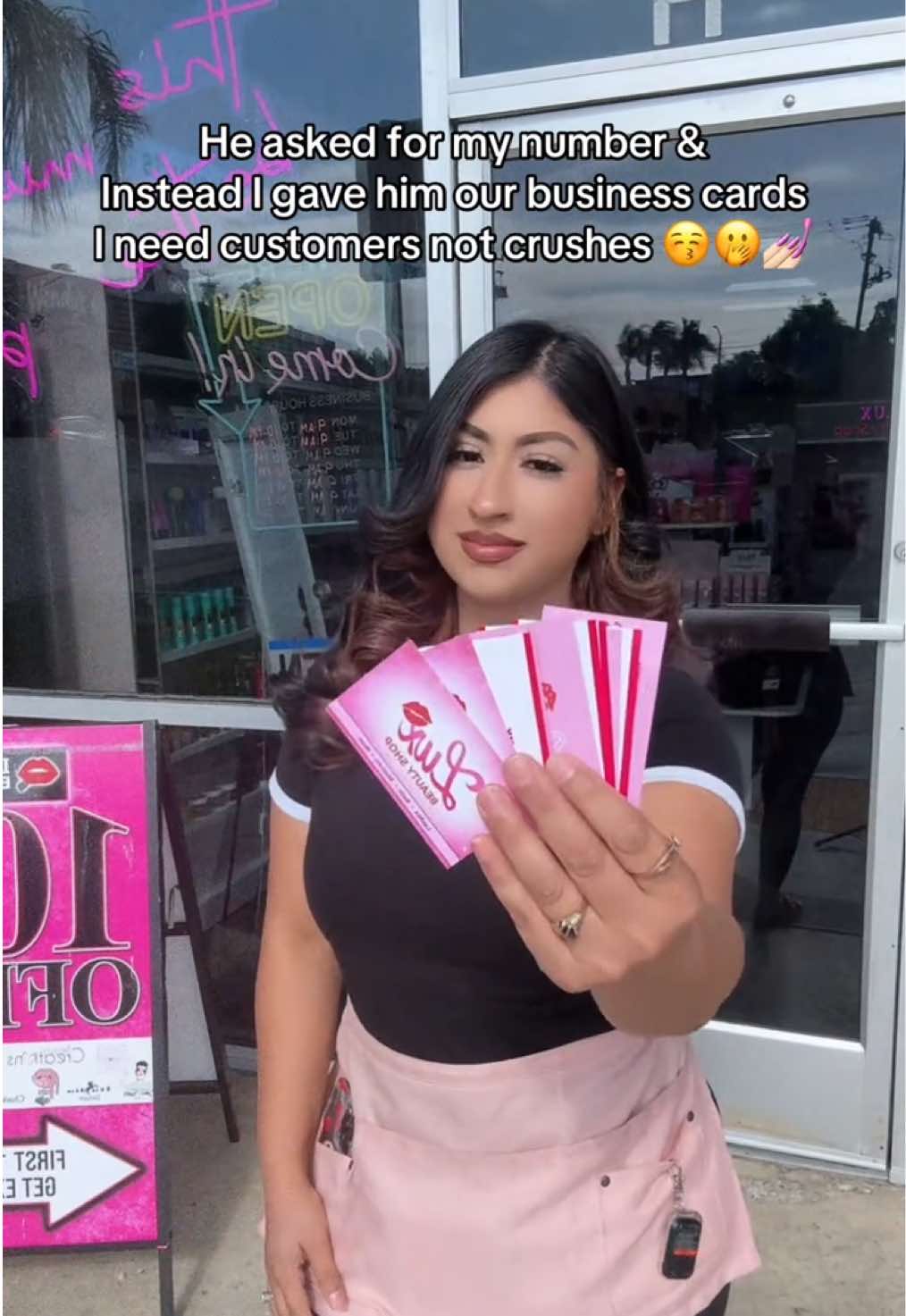 @luxbeautybakersfield