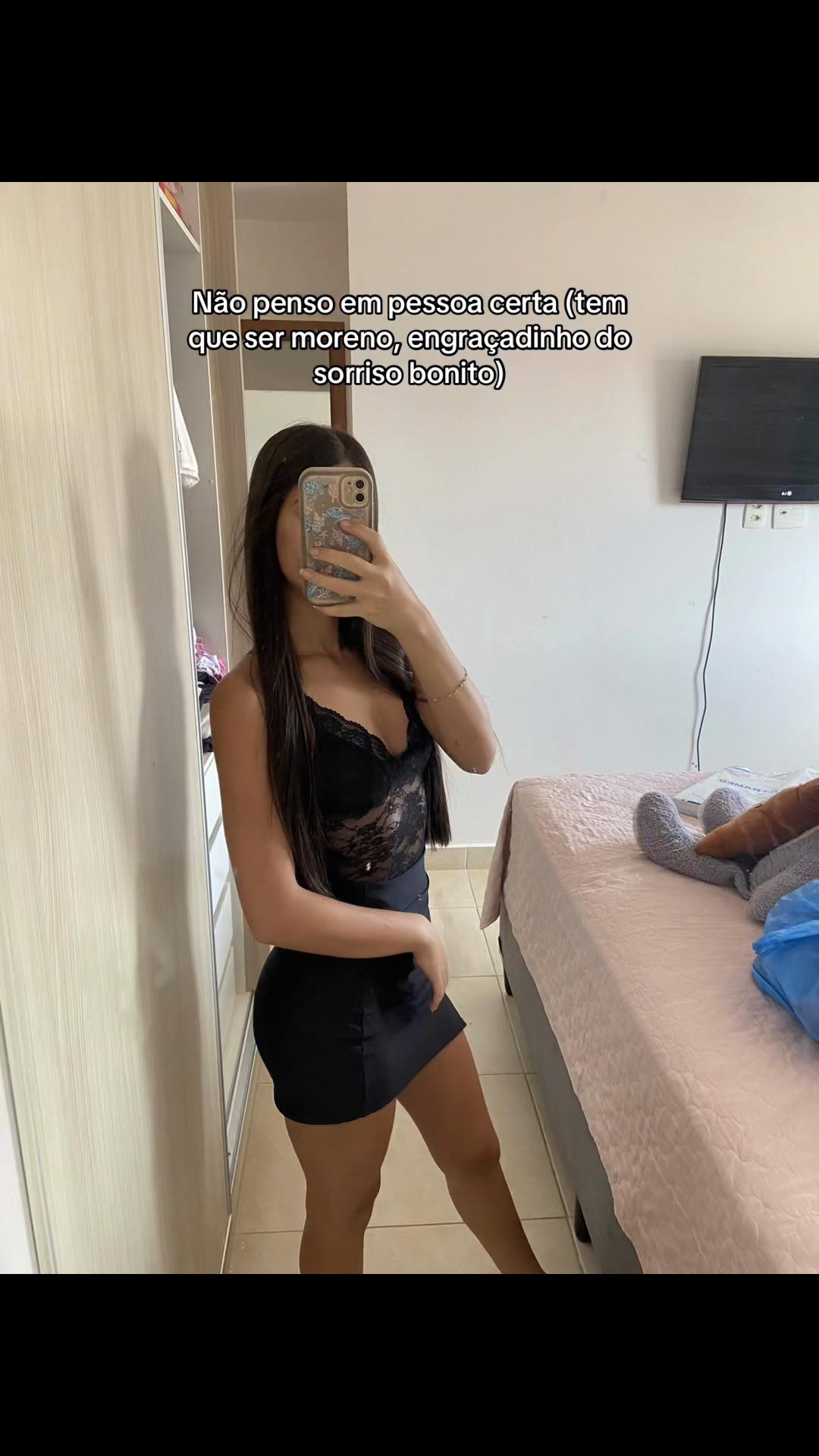 @melzinha_moraess
