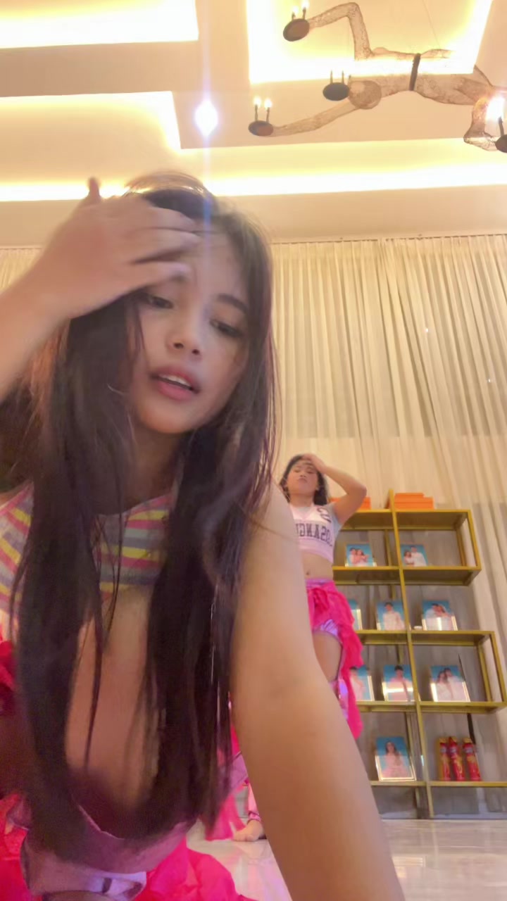 @Neneng G