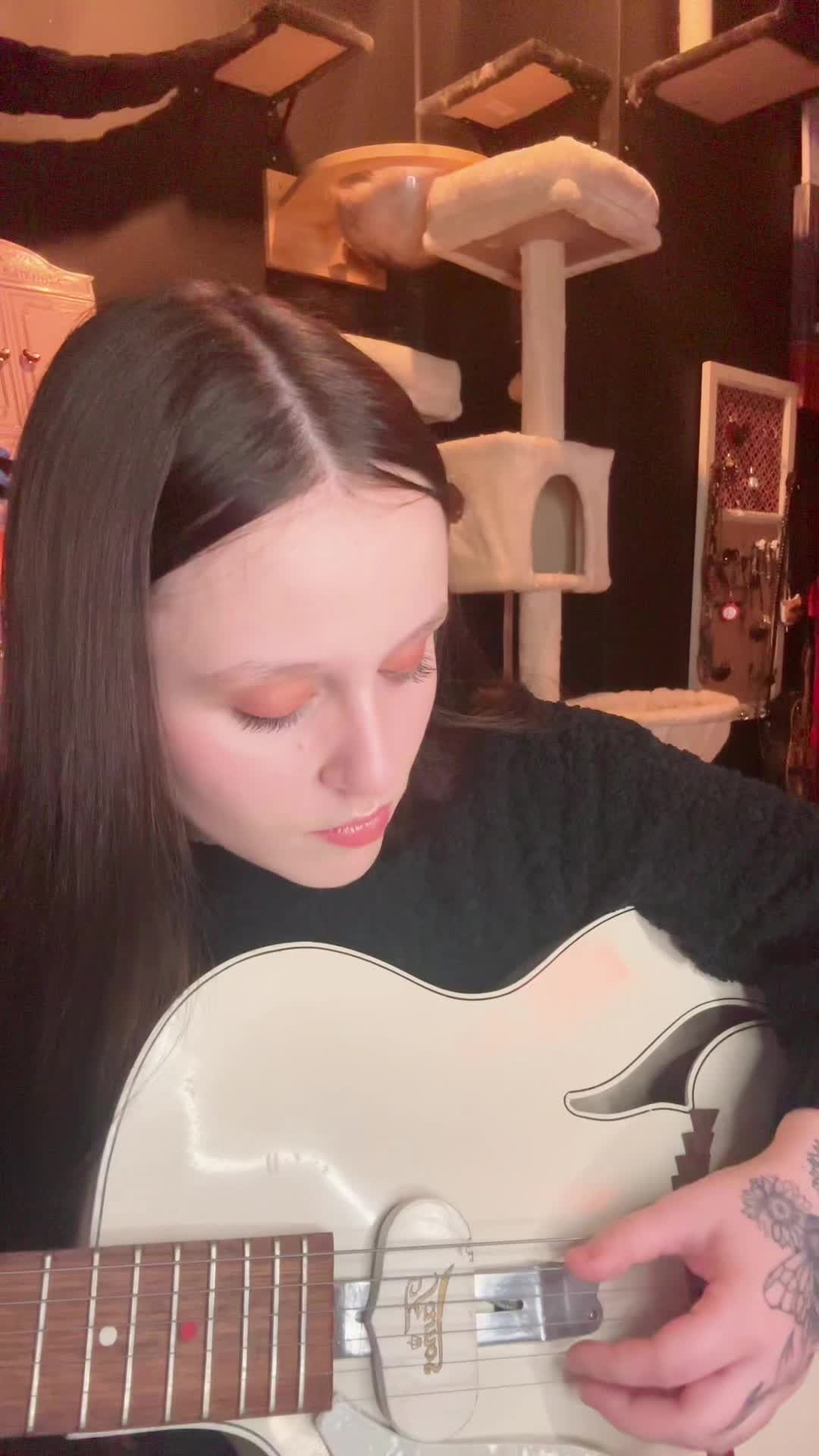 @EmiSunshineOfficial