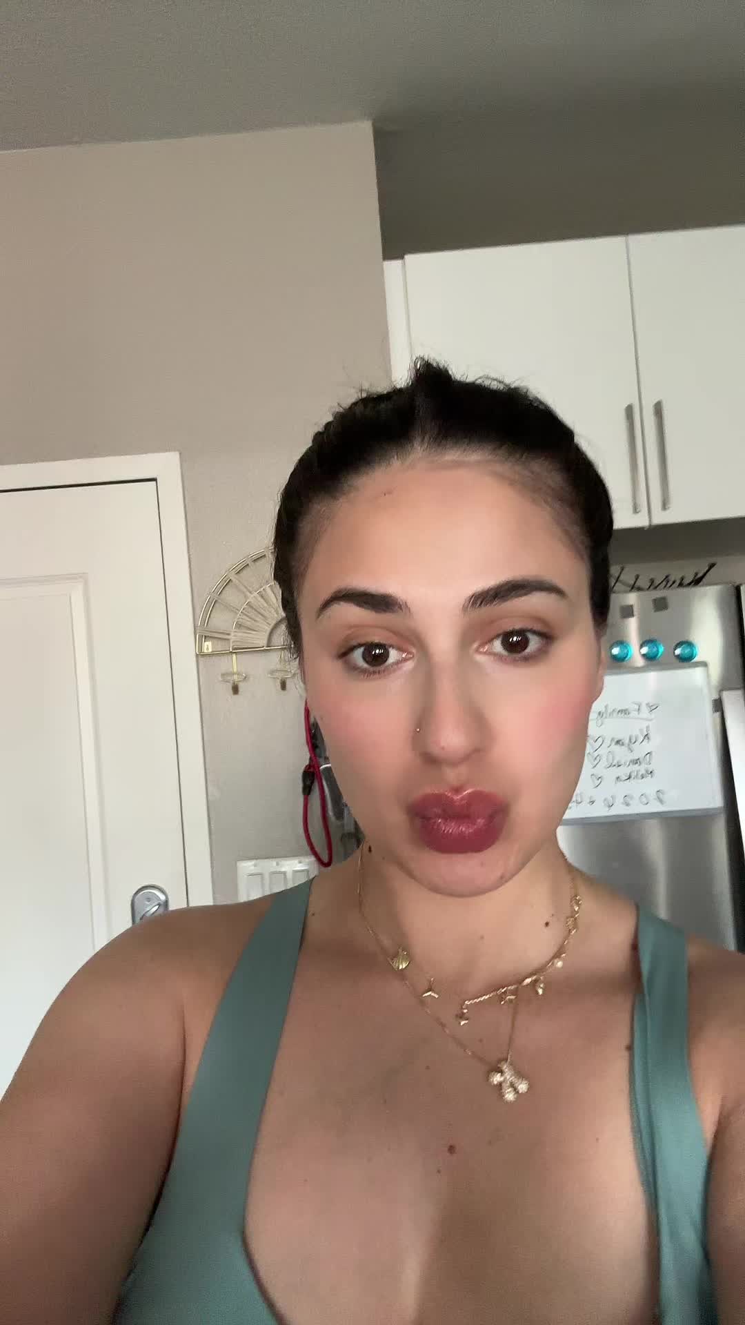 @melikaroseee