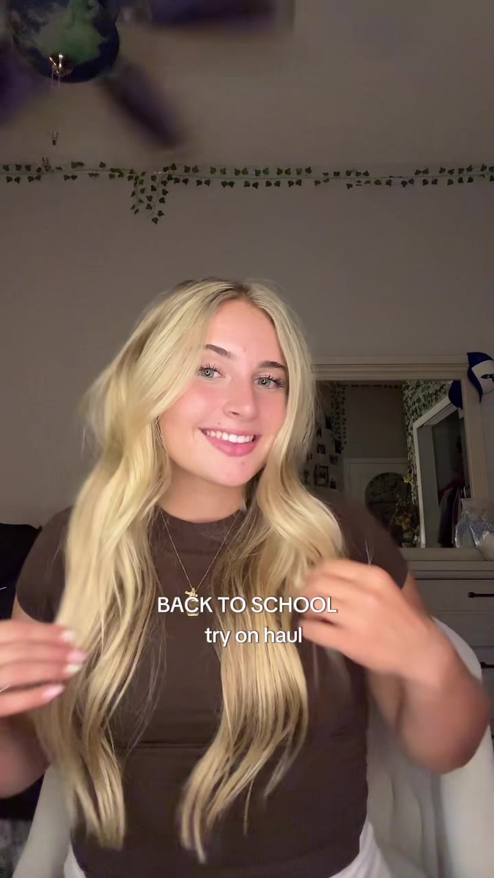 @Bella