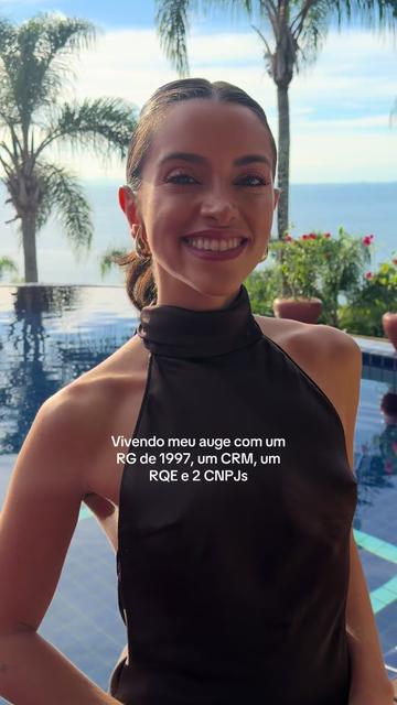 @Dra Julia Vasconcellos