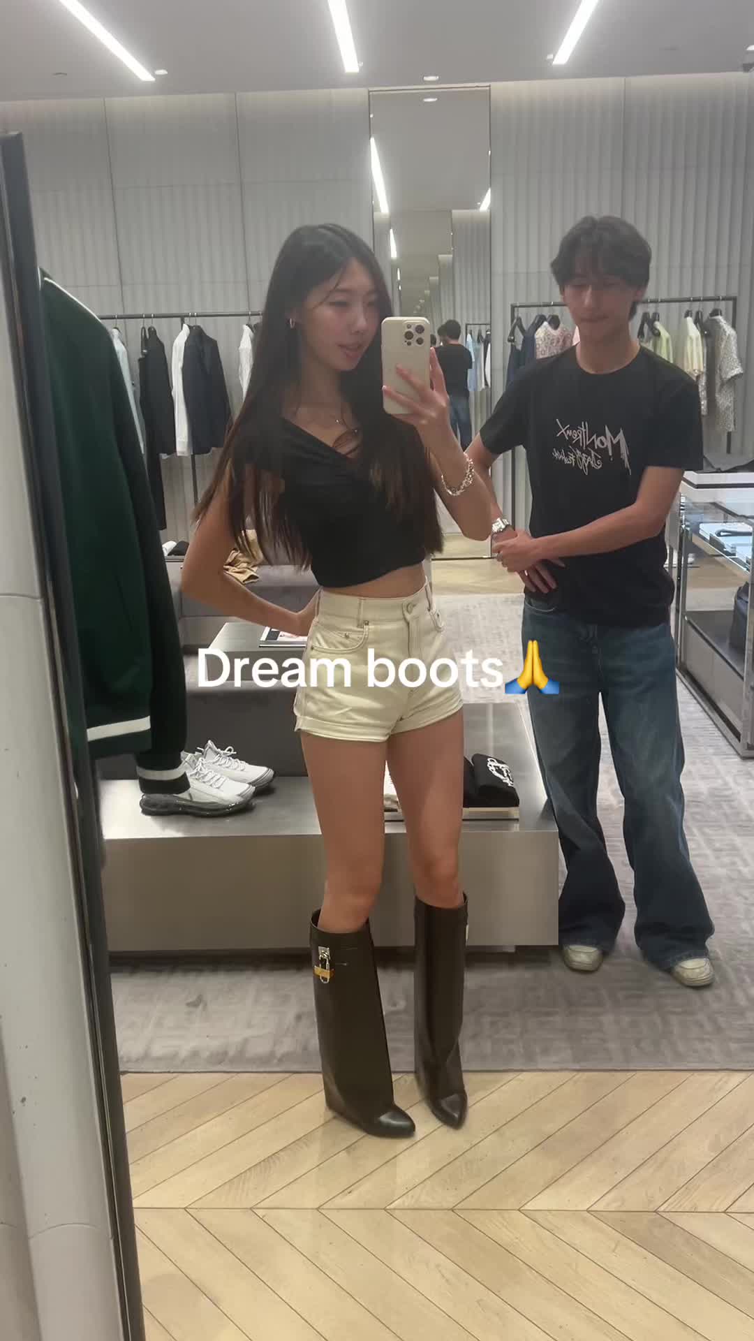 @adri_323_