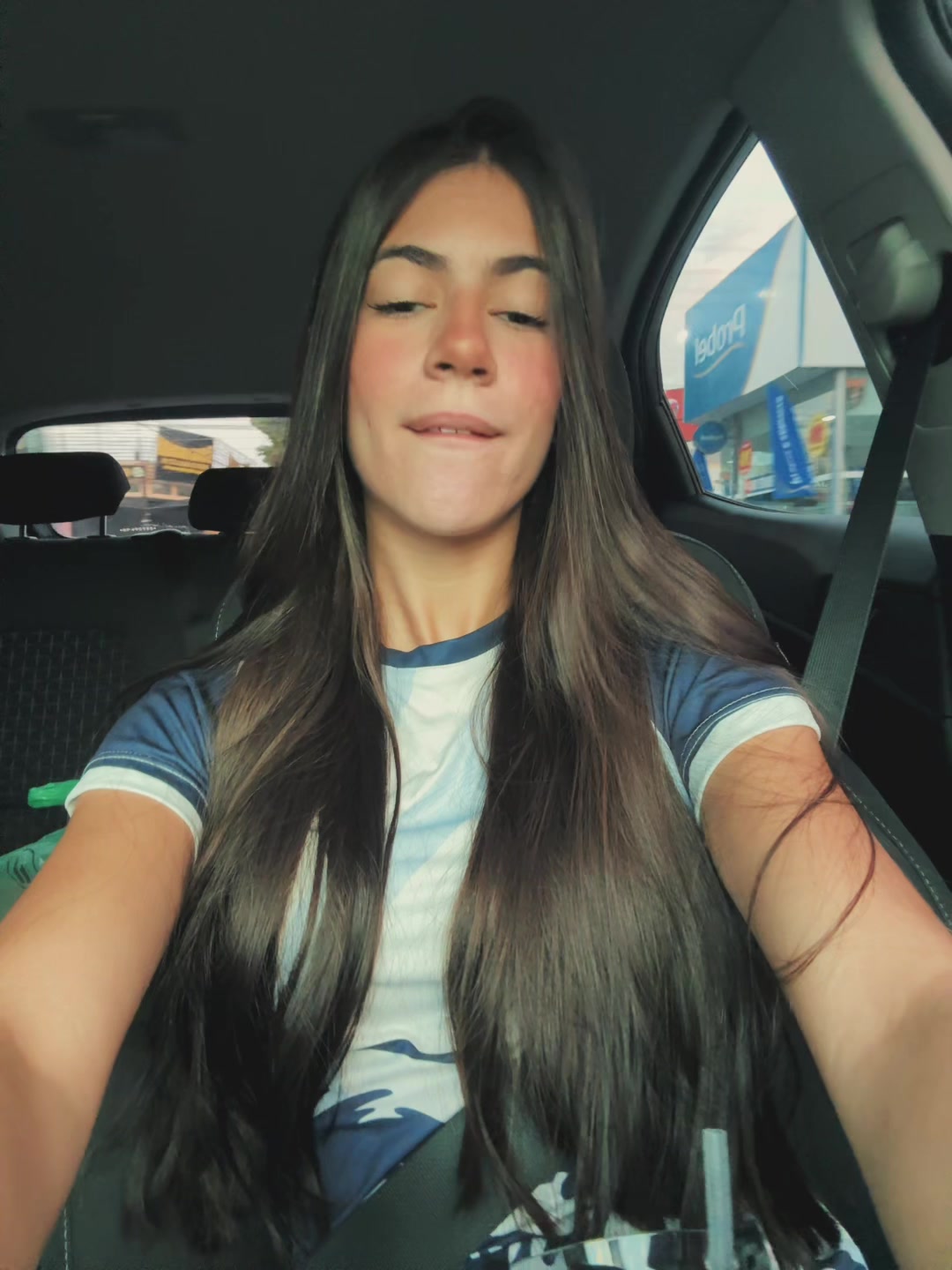 @melzinha_moraess