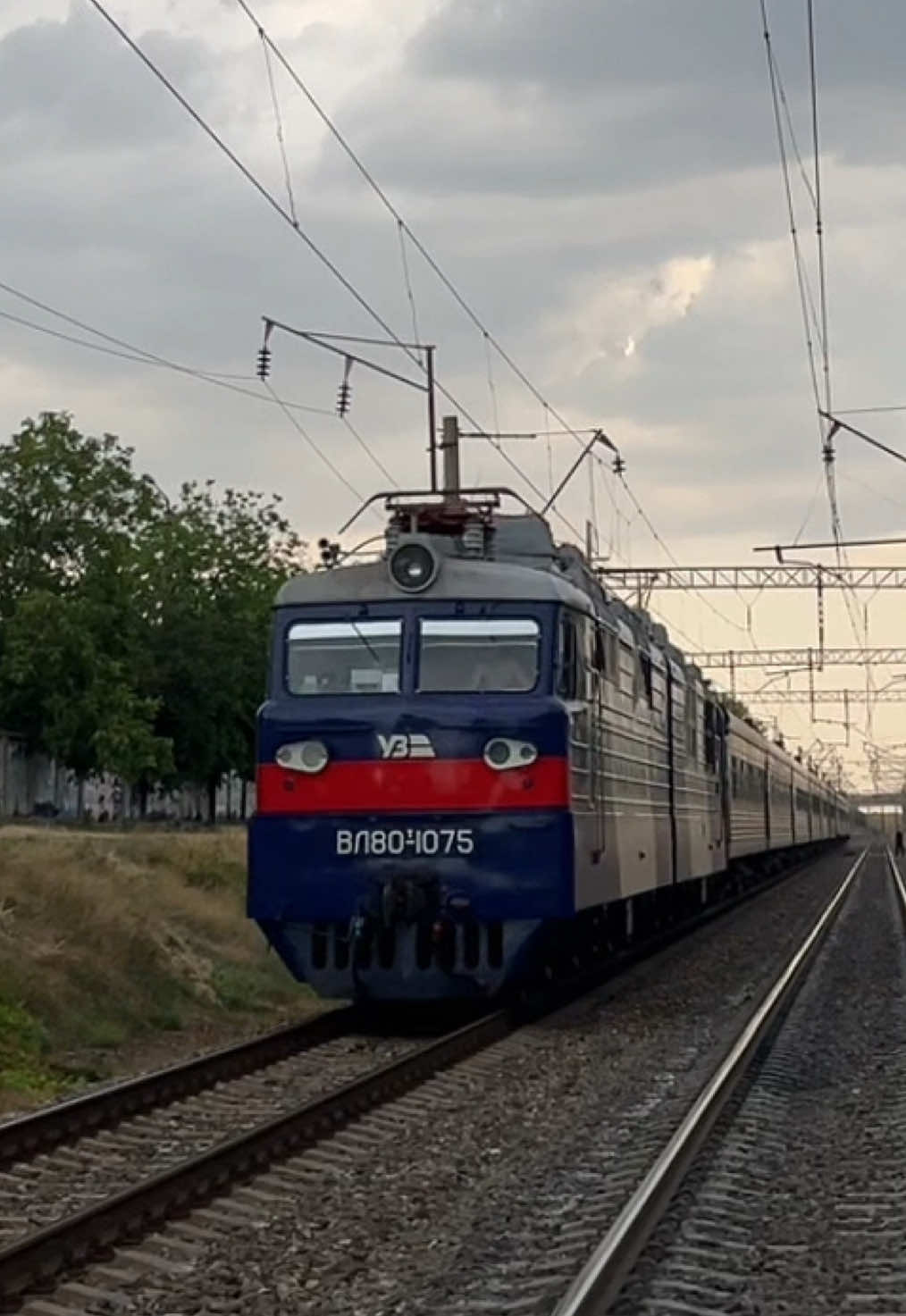 @Вайбовий залізничник