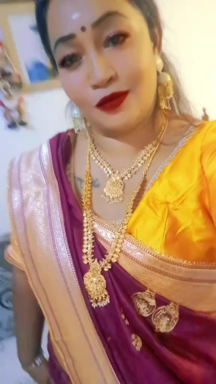 @Brinda_😗