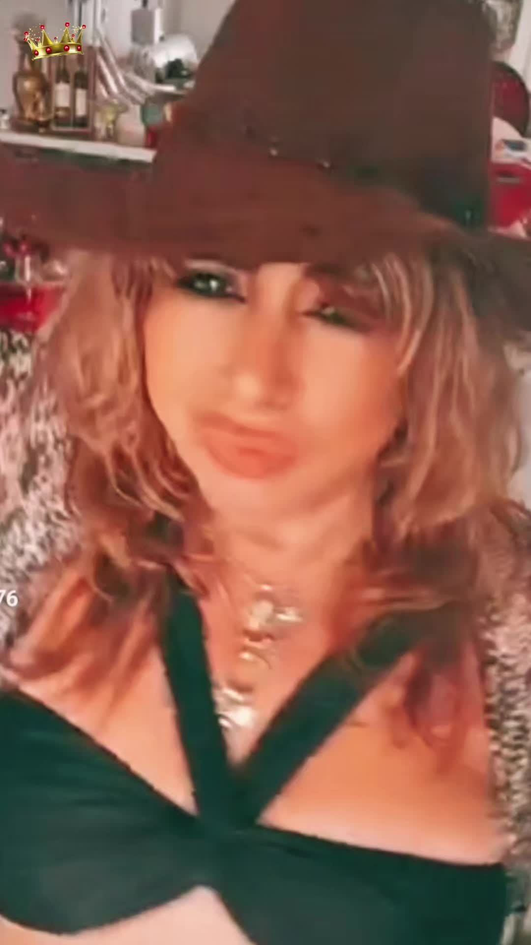 @Queen