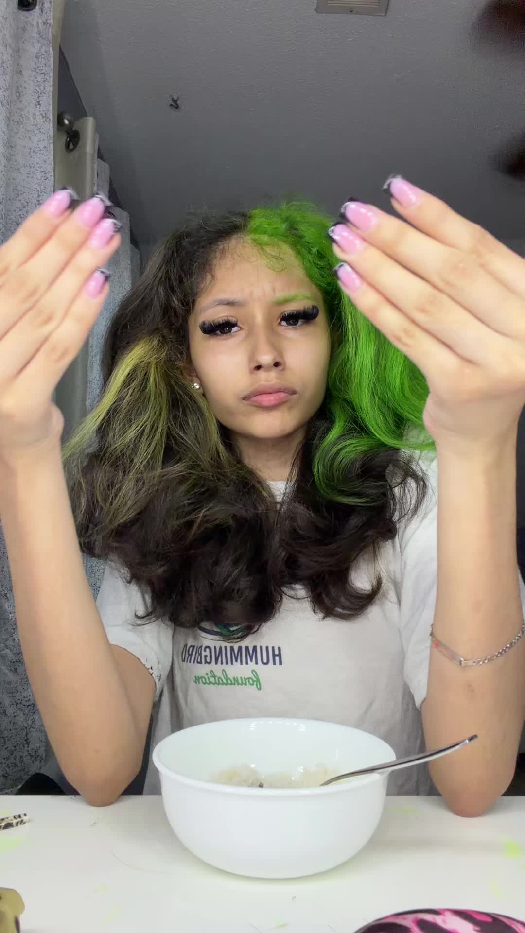 @🧑🏼&zwj;🎤