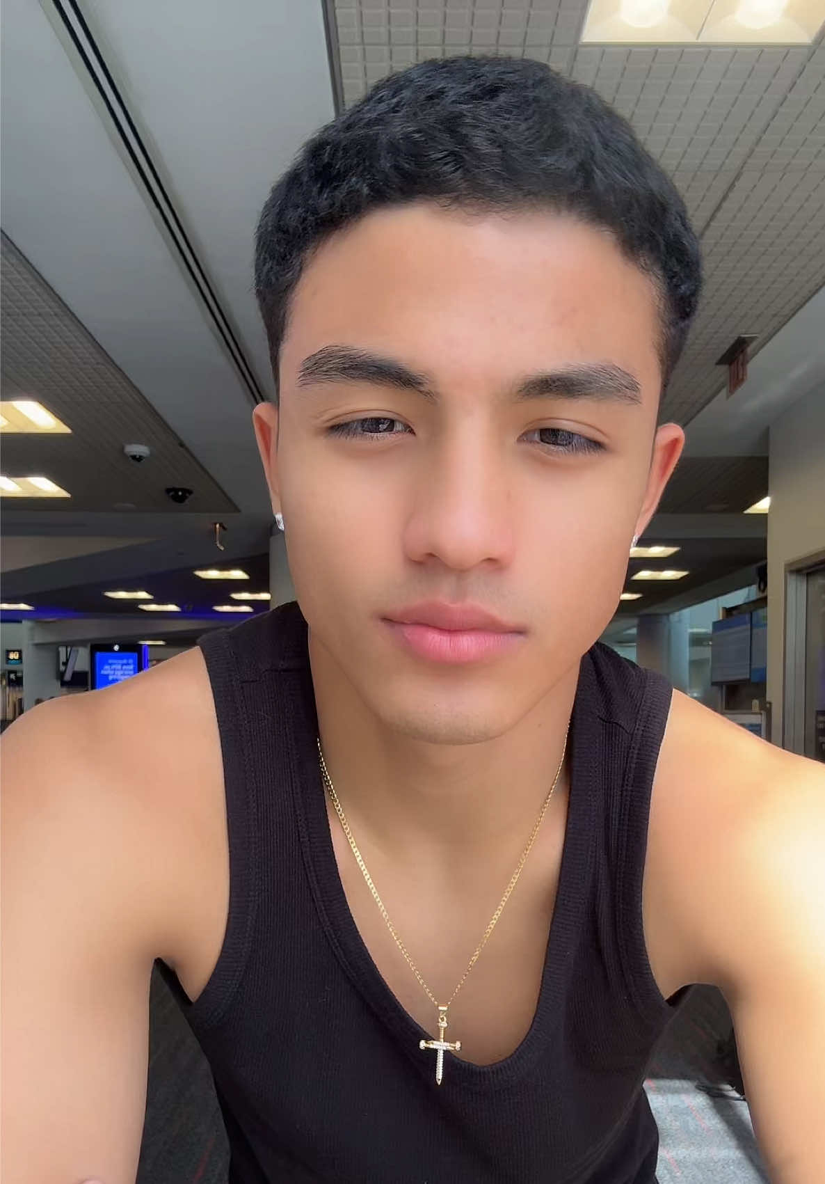 @𝐇𝐮𝐠𝐨 🦦