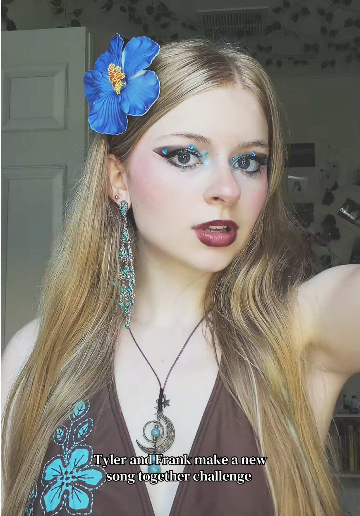 @𝑀𝑜𝑜𝑛 ❀