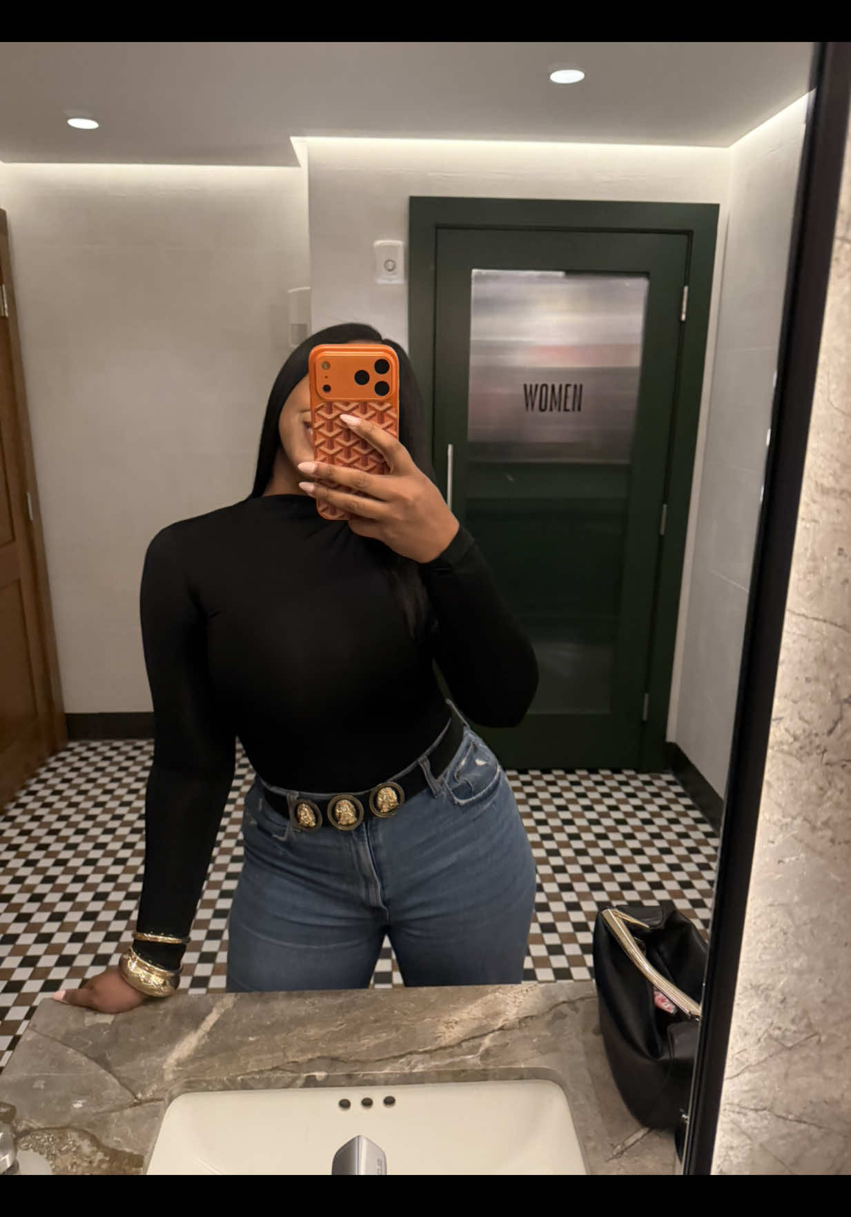 @kristylovee